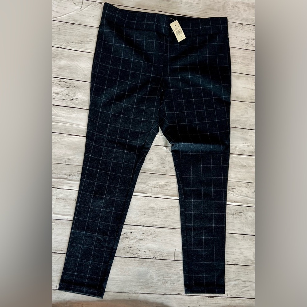 NWT Woman’s Loft Navy Blue Plaid Pants Sz Large Petite